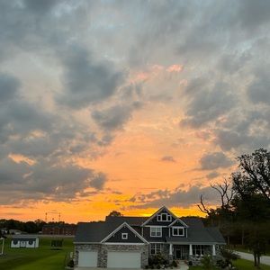 Meet your Posher, Eva